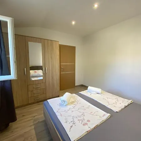 Ada Apartment *