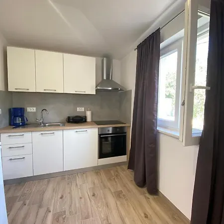 Ada Apartment