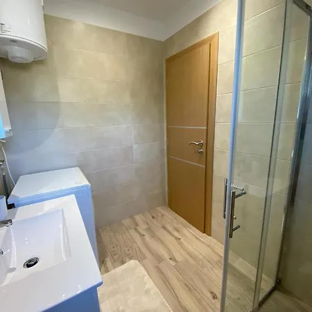 Apartment Ada *