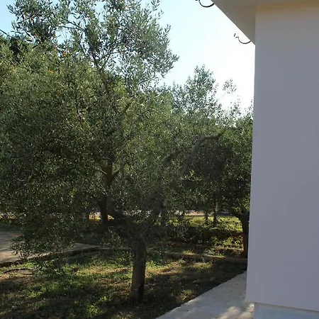 Ada Apartment Galizana