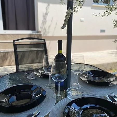 Ada Apartment *
