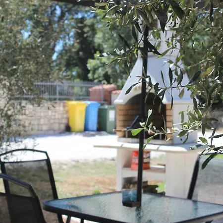 Ada Apartment